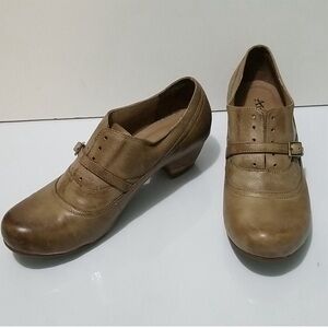 Antelope leather shoes